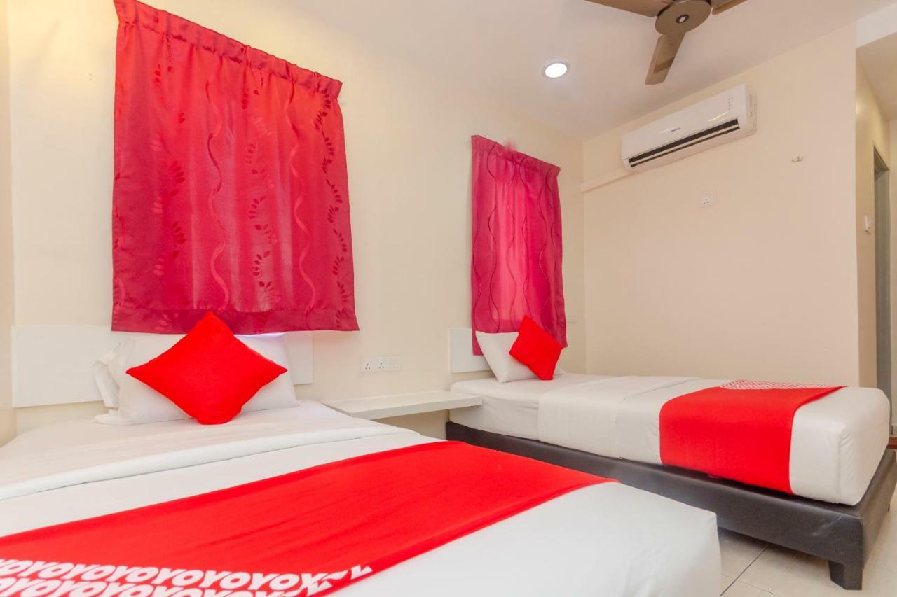 Oyo 1010 Skudai Hotel Exterior photo